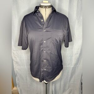 UNTUCKit Men's Dark Gray Short Sleeve Shirt